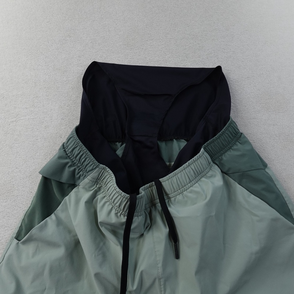 On Running Essential Shorts Womens M Green Lightweight Running Athletic Workout - Picture 3 of 11